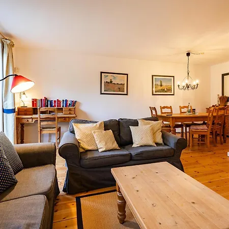 Semesterbostad Haus Achtern *